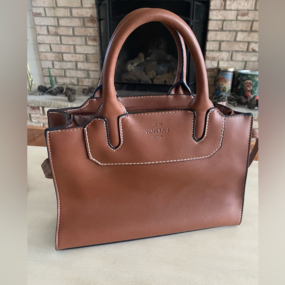 Vintage Leather London Fog purse-comes with crossbody strap -dual top handles